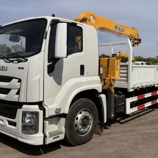 Бортовой грузовик с КМУ 5 тонн на шасси ISUZU GIGA 4×4