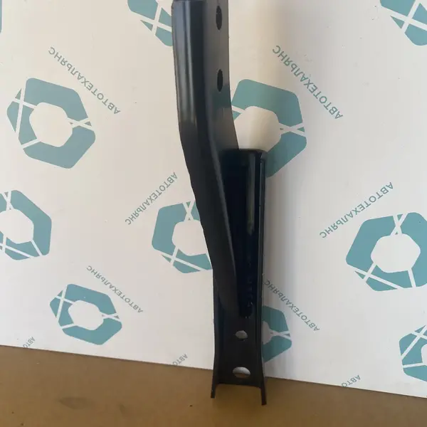 Кронштейн правого корпуса ступени. Аналог для VOLVO FH/FM Vers.4/5. VO 84228563 (INV5193)