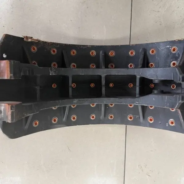 Колодка тормозная переднего моста (в сборе с накладками) LGMG MT60/MT86 (DZ90149446003)