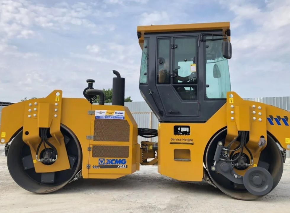 Тандемный двухвальцовый каток XCMG XD83