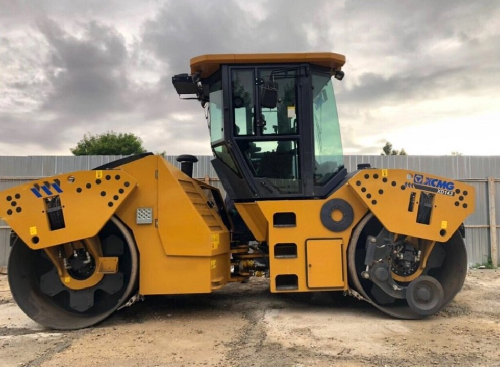 Тандемный двухвальцовый каток XCMG XD143