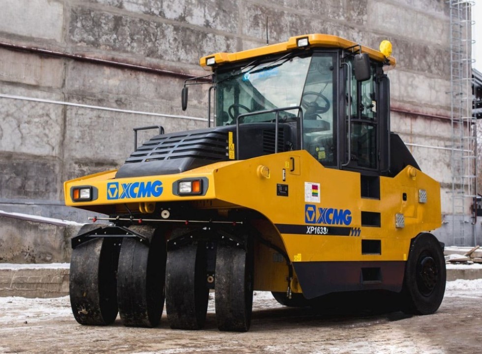 Пневмоколёсный каток XCMG XР163