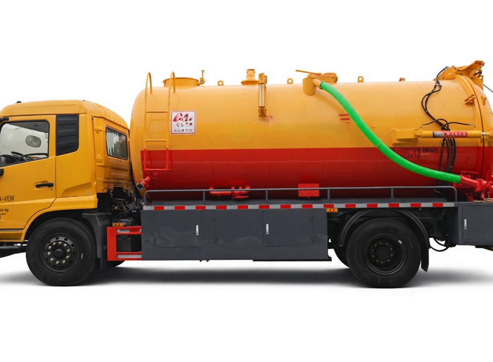 Илосос с размывом на шасси ISUZU GIGA 12м3