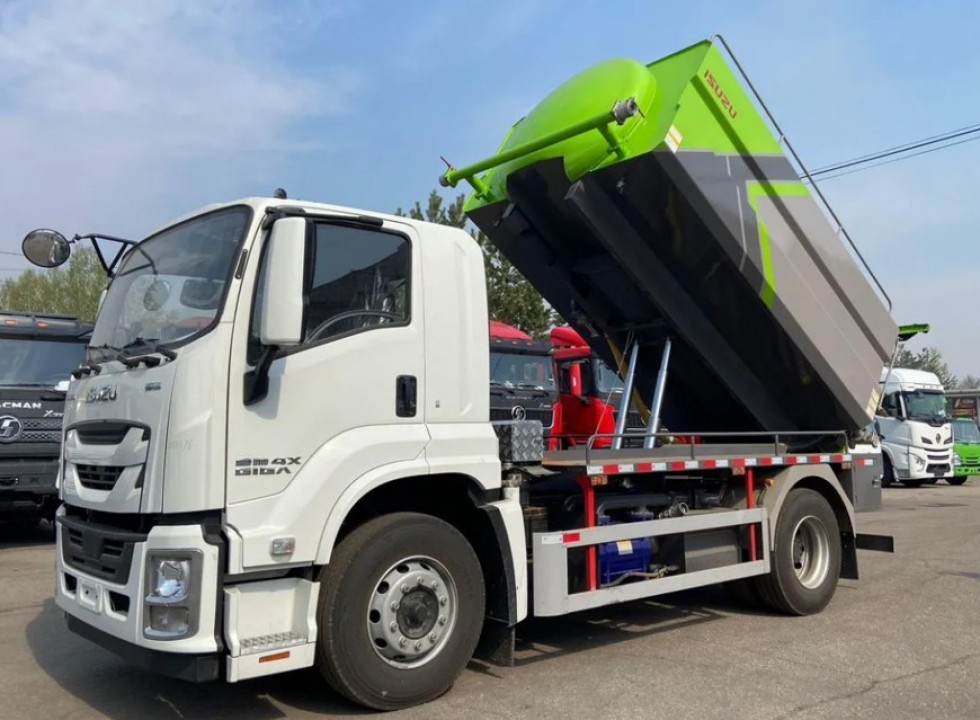 Илосос на шасси ISUZU GIGA (без резервуара для чистой воды) 8м3