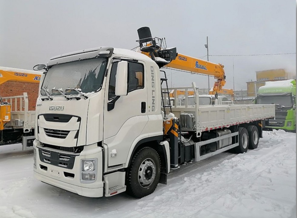 Бортовой грузовик с КМУ на 12 тонн на шасси ISUZU GIGA 6×4