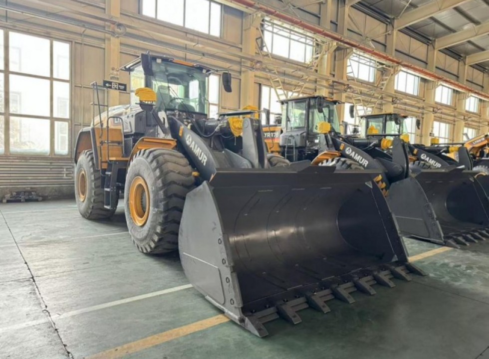 Фронтальный колёсный карьерный погрузчик AMUR LYR 978