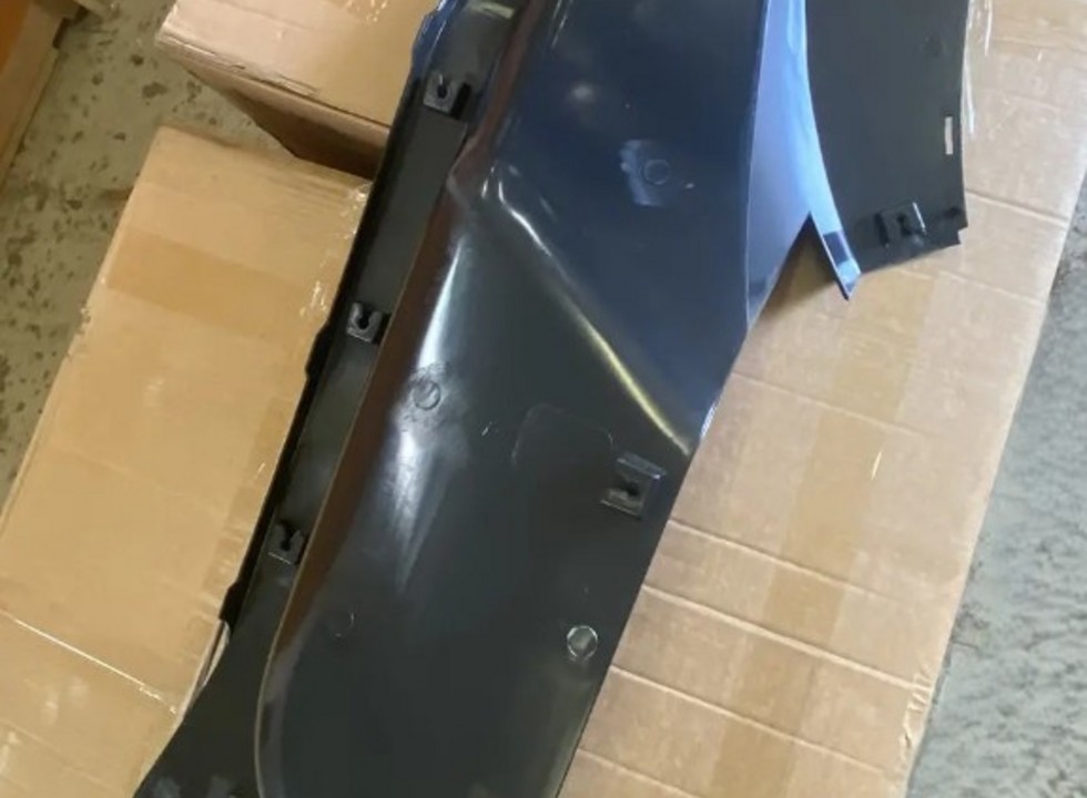 Правая верхняя накладка корпуса подножки для грузовых автомобилей. Аналог для VOLVO FH/FM Vers.4/5. VO 82819477 (INV5117)