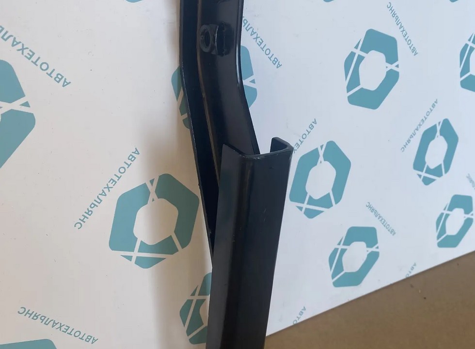 Кронштейн левого корпуса ступени. Аналог для VOLVO FH/FM Vers.4/5. VO 84228559 (INV5194)