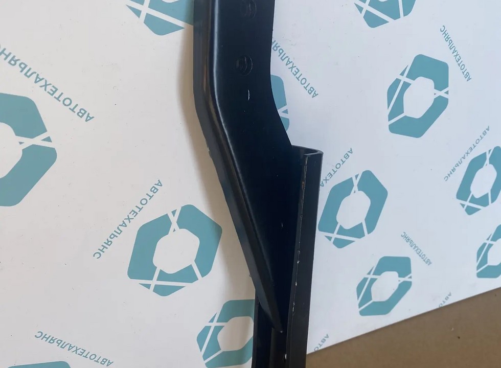 Кронштейн правого корпуса ступени. Аналог для VOLVO FH/FM Vers.4/5. VO 84228563 (INV5193)