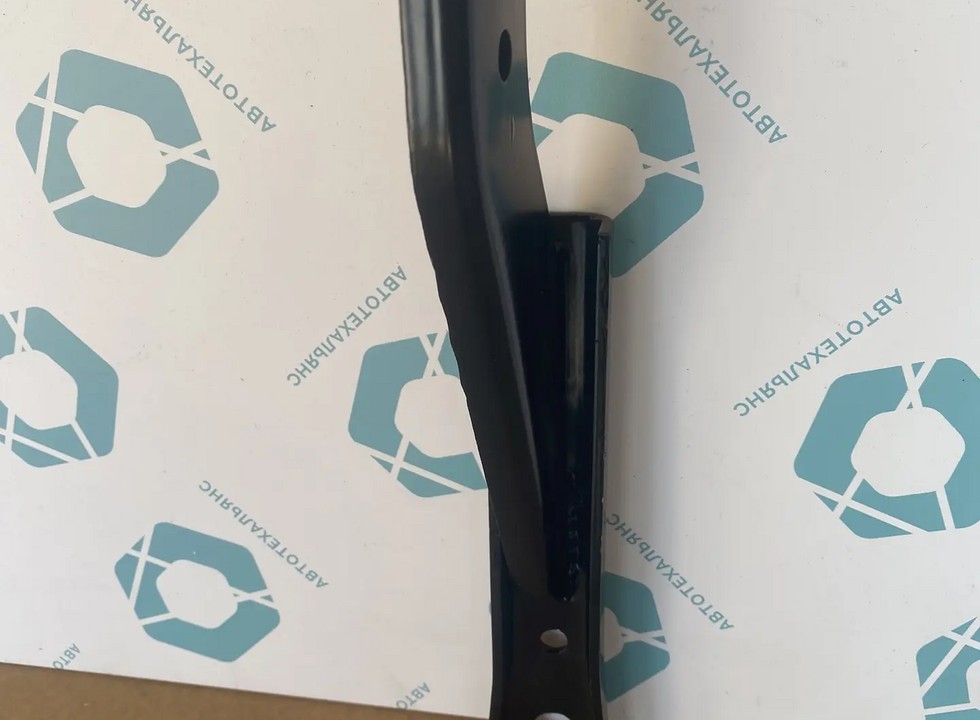 Кронштейн правого корпуса ступени. Аналог для VOLVO FH/FM Vers.4/5. VO 84228563 (INV5193)