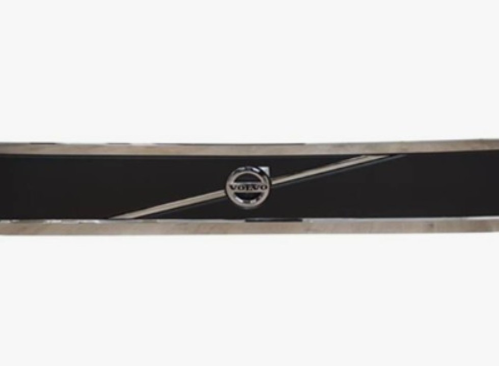 Накладка капота. Аналог для VOLVO FH/FM Vers.4/5. VO 21941702 (INV5452)