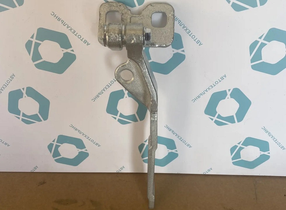 Петля капота левая. Аналог для VOLVO FH/FM Vers.4/5. VO 82320176 (INV5145)