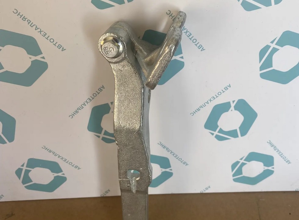 Петля капота левая. Аналог для VOLVO FH/FM Vers.4/5. VO 82320176 (INV5145)