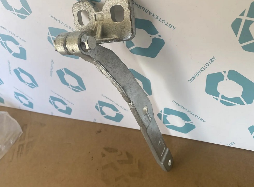 Петля капота левая. Аналог для VOLVO FH/FM Vers.4/5. VO 82320176 (INV5145)