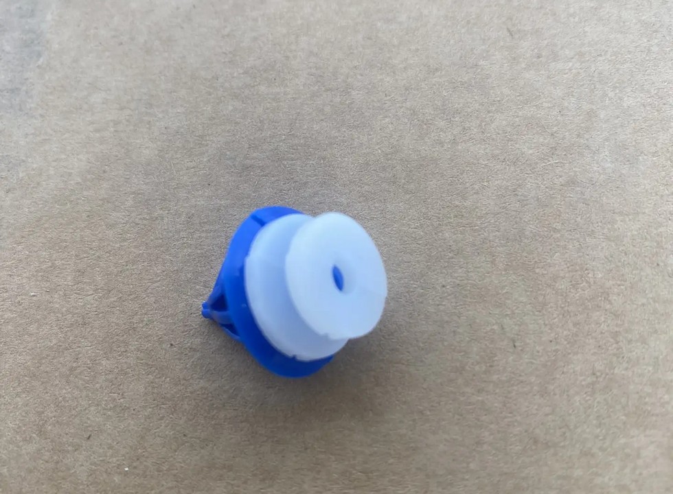 Клипса-фиксатор панелей 100шт. Аналог для VOLVO FH/FM Vers.4/5. VO 82248433 (INV5368)