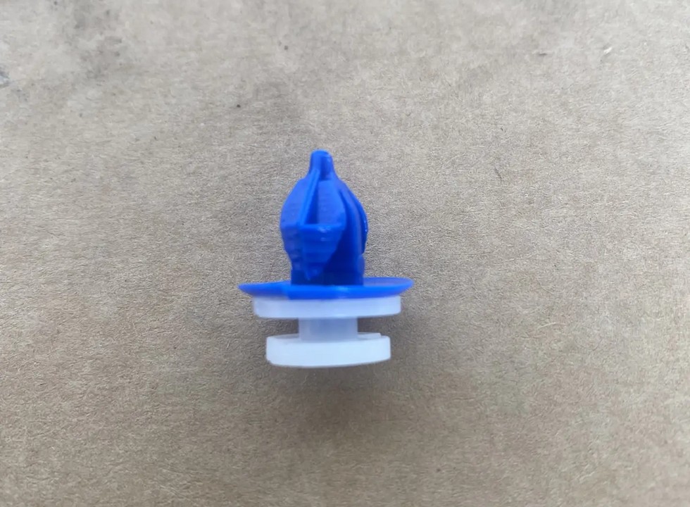 Клипса-фиксатор панелей 100шт. Аналог для VOLVO FH/FM Vers.4/5. VO 82248433 (INV5368)