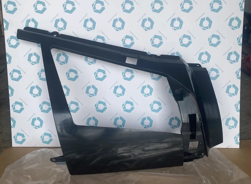 Панель фары правая. Аналог для VOLVO FH/FM Vers.4/5. VO 82884032 (INV5008)