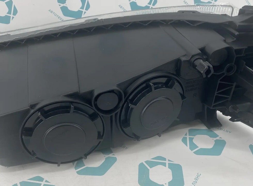 Противотуманная фара правая. Аналог для VOLVO FH/FM Vers.4/5. VO 21221153 (INV5160)