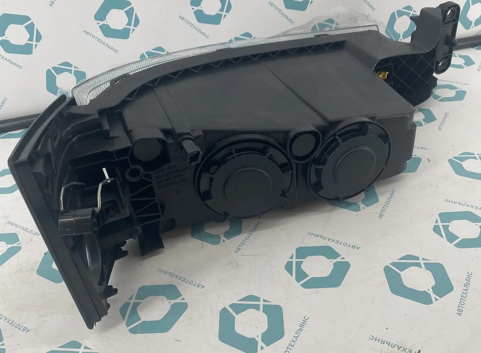 Противотуманная фара левая Аналог для VOLVO FH/FM Vers.4/5. VO 21221154 (INV5161)