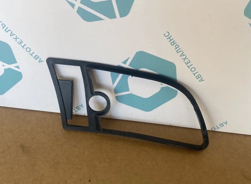 Корпус левой наружной ручки двери грузовика  угловой. Аналог для VOLVO FH/FM Vers.4/5. VO 82412167 (INV5305-5)