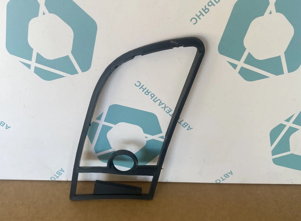 Корпус левой наружной ручки двери грузовика  угловой. Аналог для VOLVO FH/FM Vers.4/5. VO 82412167 (INV5305-5)