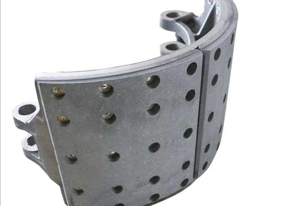 Колодка тормозная среднего/заднего моста (в сборе с накладками) CMT96 (SQ3502376KG01)