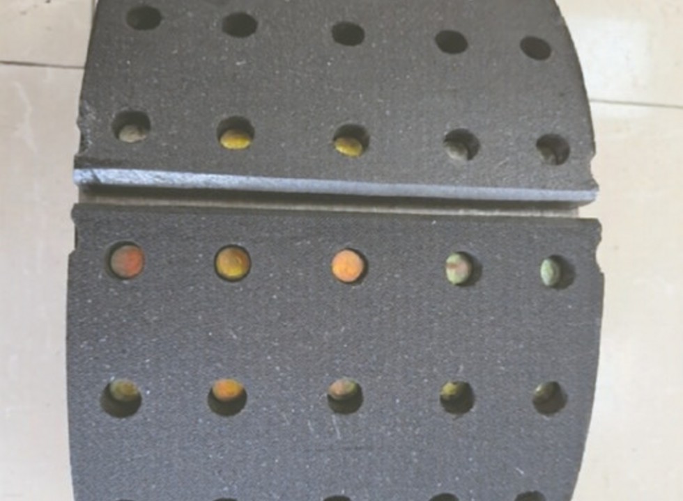 Колодка тормозная среднего/заднего моста (с накладками)  LGMG MT60/MT86 (DZ90149346031)