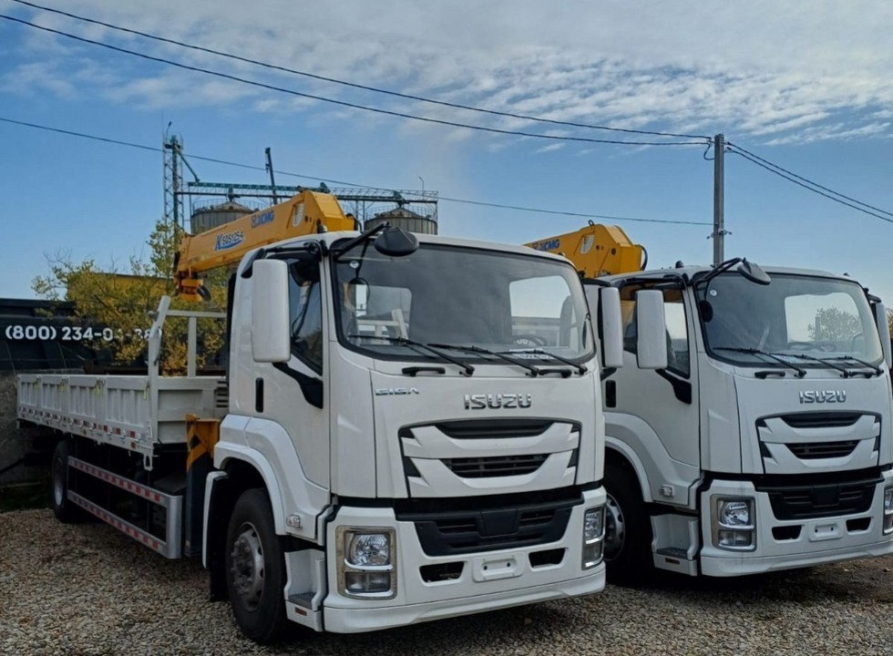 Бортовой грузовик с КМУ 5 тонн на шасси ISUZU GIGA 4×2