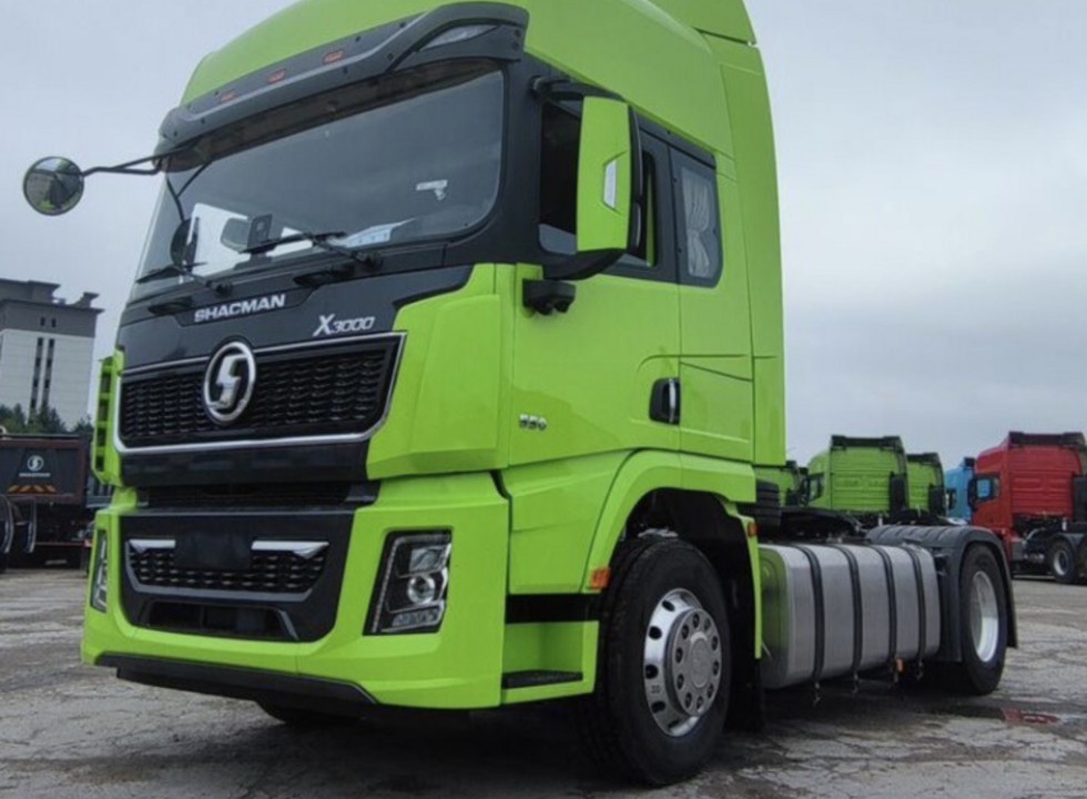 Тягач Shacman SX418843381 кабина X3000