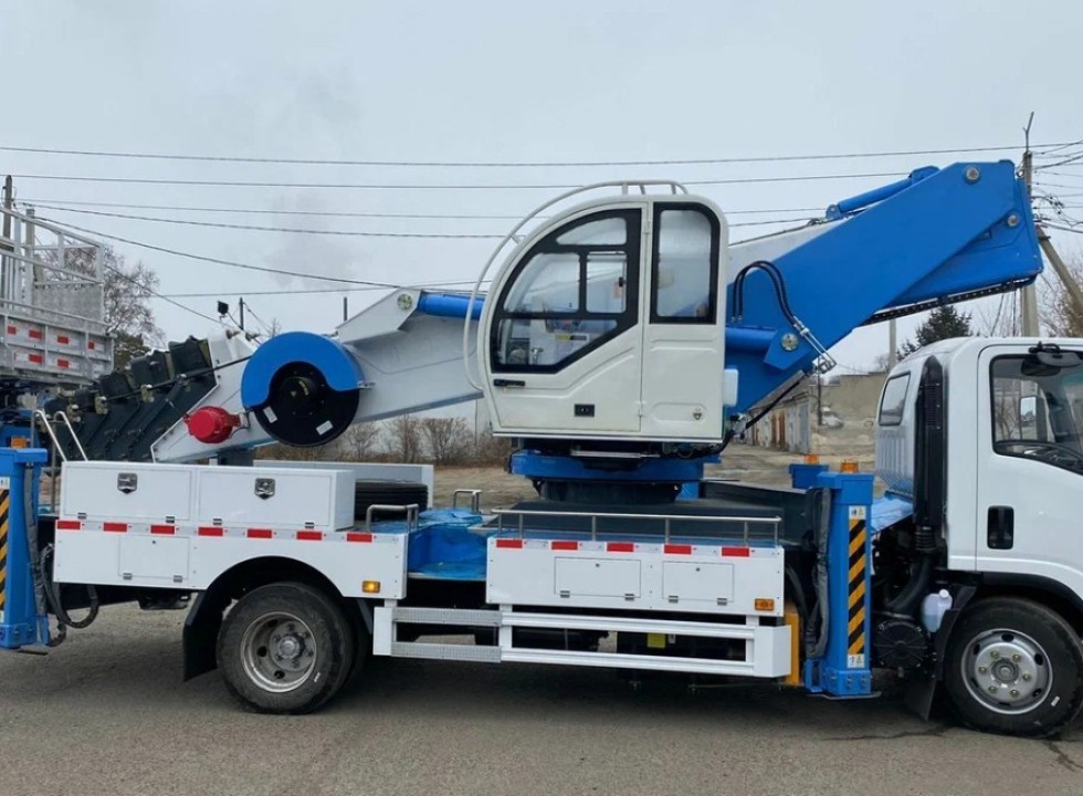 Автовышка Isuzu Elf 4х2, 36м.