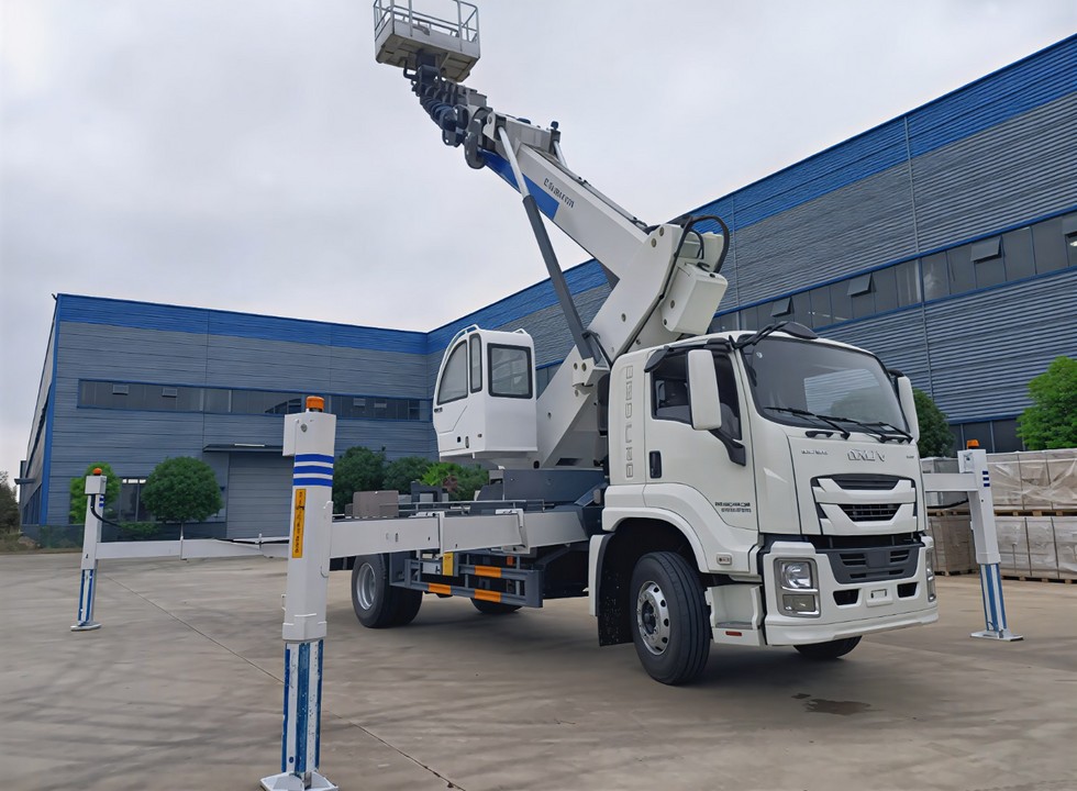 Автовышка ISUZU GIGA (4х2) 45м., вес 19т.