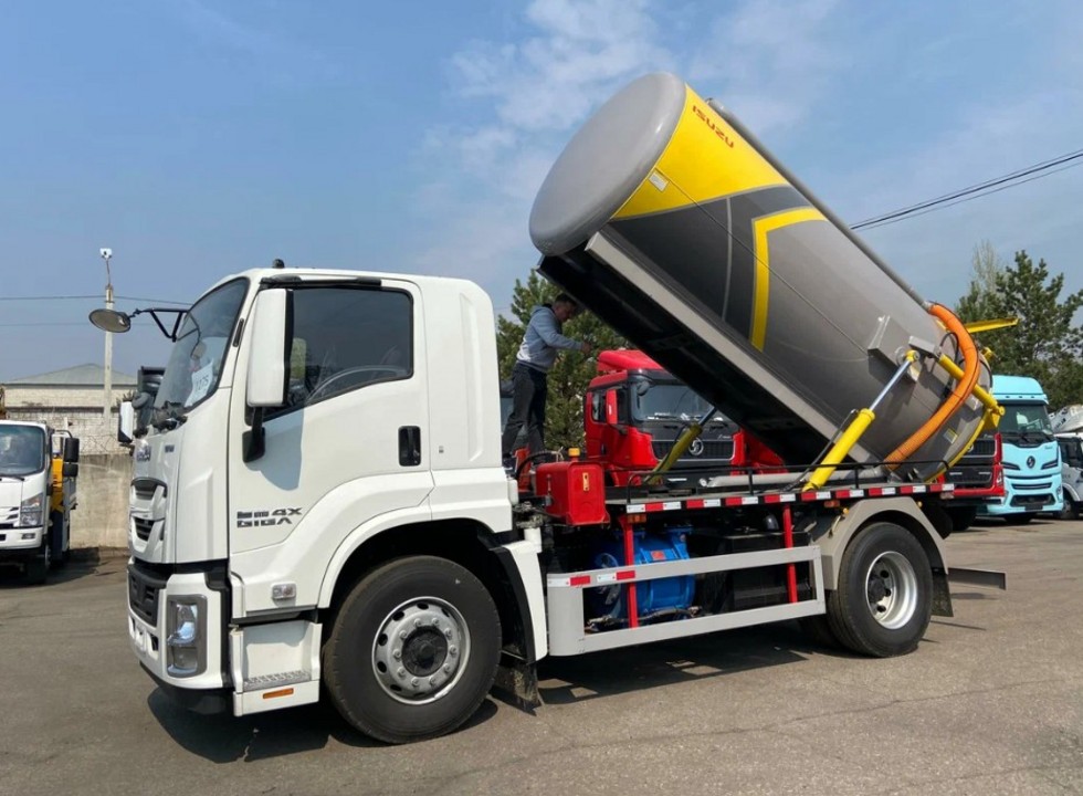 Илосос ISUZU GIGA (4х2) 10м3