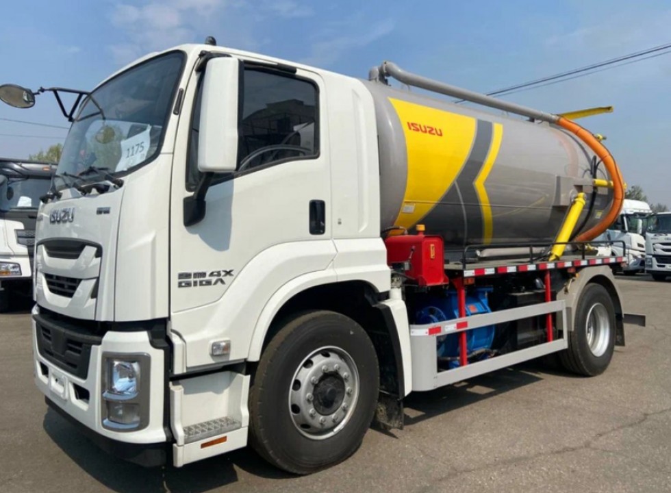 Илосос ISUZU GIGA (4х2) 10м3